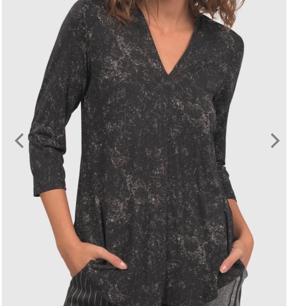 Alembika Urban Essentials V-Neck Top, 3/4 sleeves, high low hem